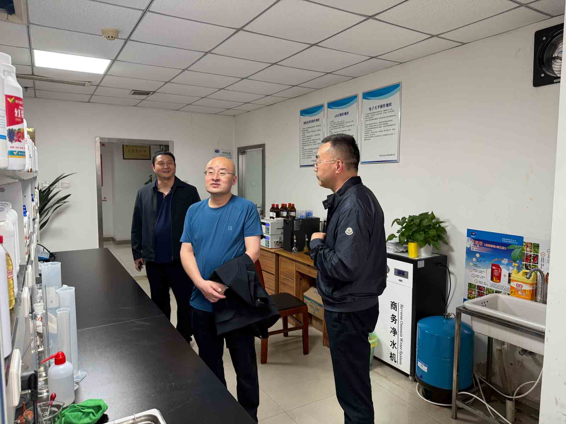 共探行業新（xīn）路徑 引領農化新征程 | 中國農藥發展與應用協會花榮軍秘書（shū）長蒞臨色多多www视频在线观看生化指導工作(圖2)