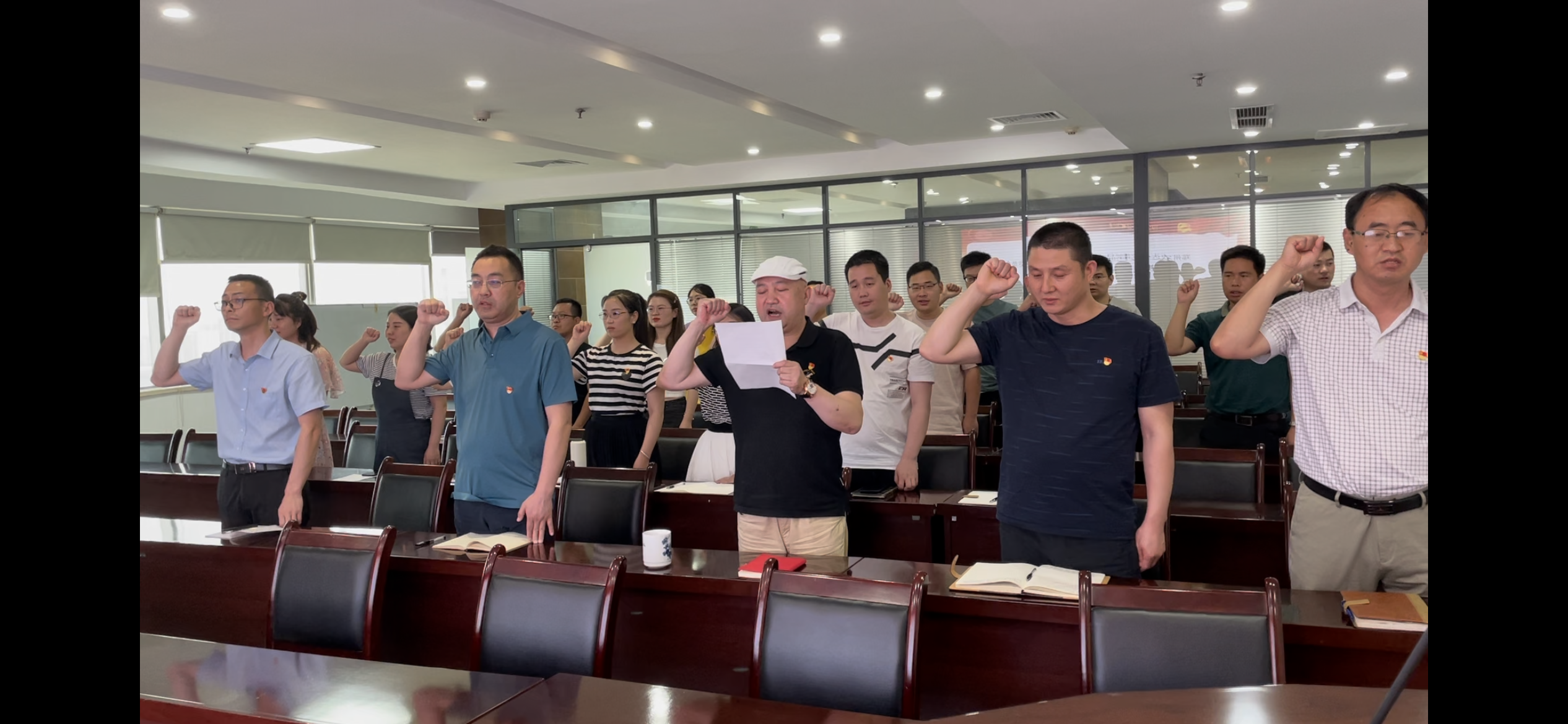 “重溫黨史，不忘初心” ——鄭州色多多www视频在线观看支部慶（qìng）祝建黨100周年學習活動(圖（tú）2)